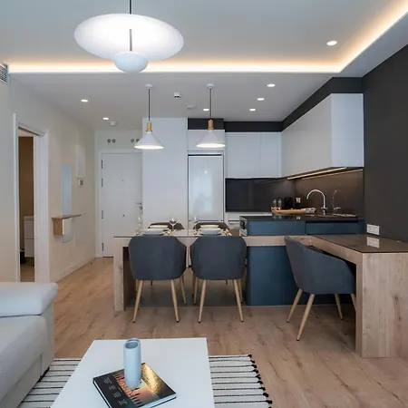 Sky View Design And Relax View With Free Parking Lägenhet